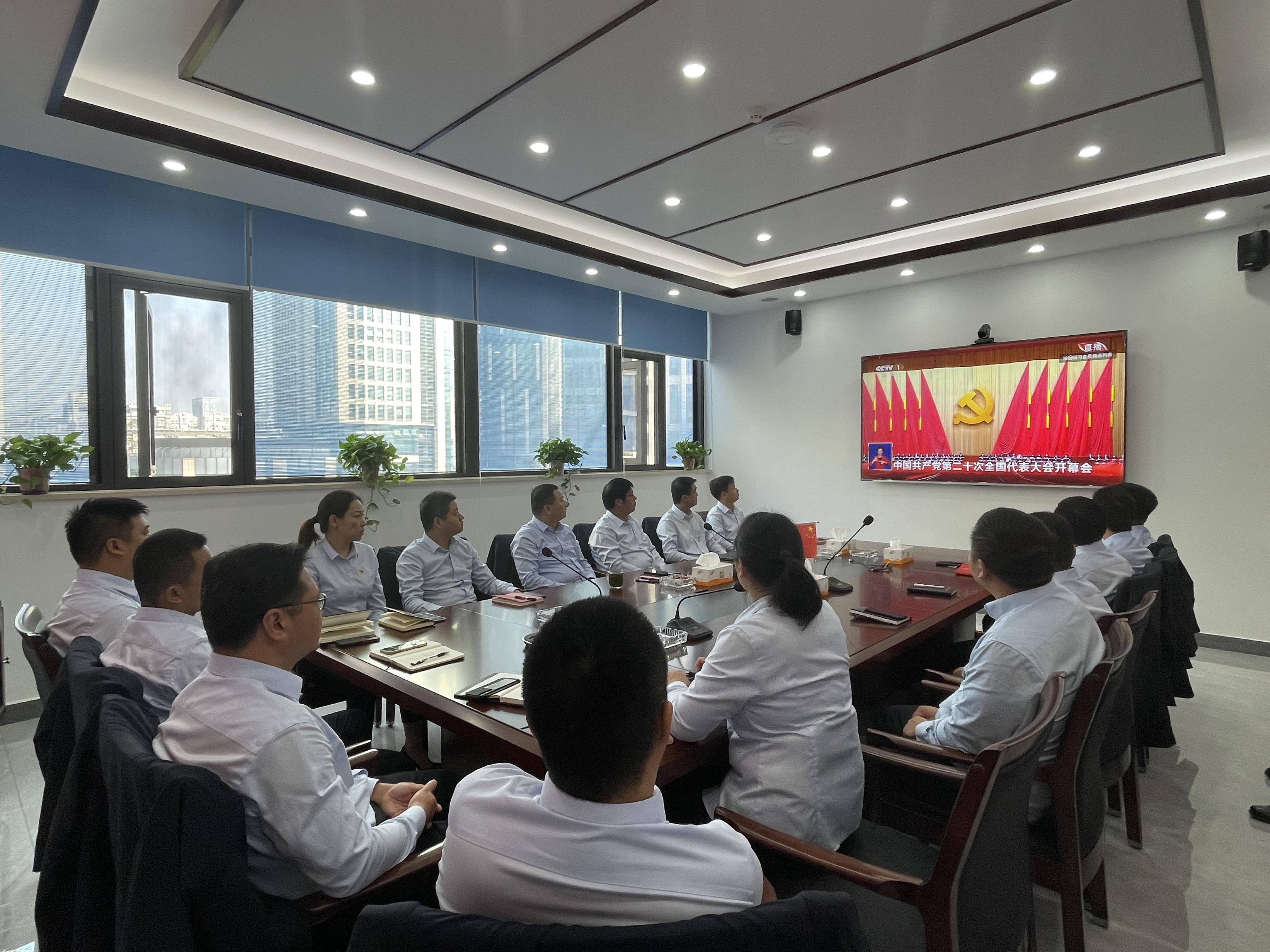 圖1-3、第二分公司收看二十大開幕會.jpg