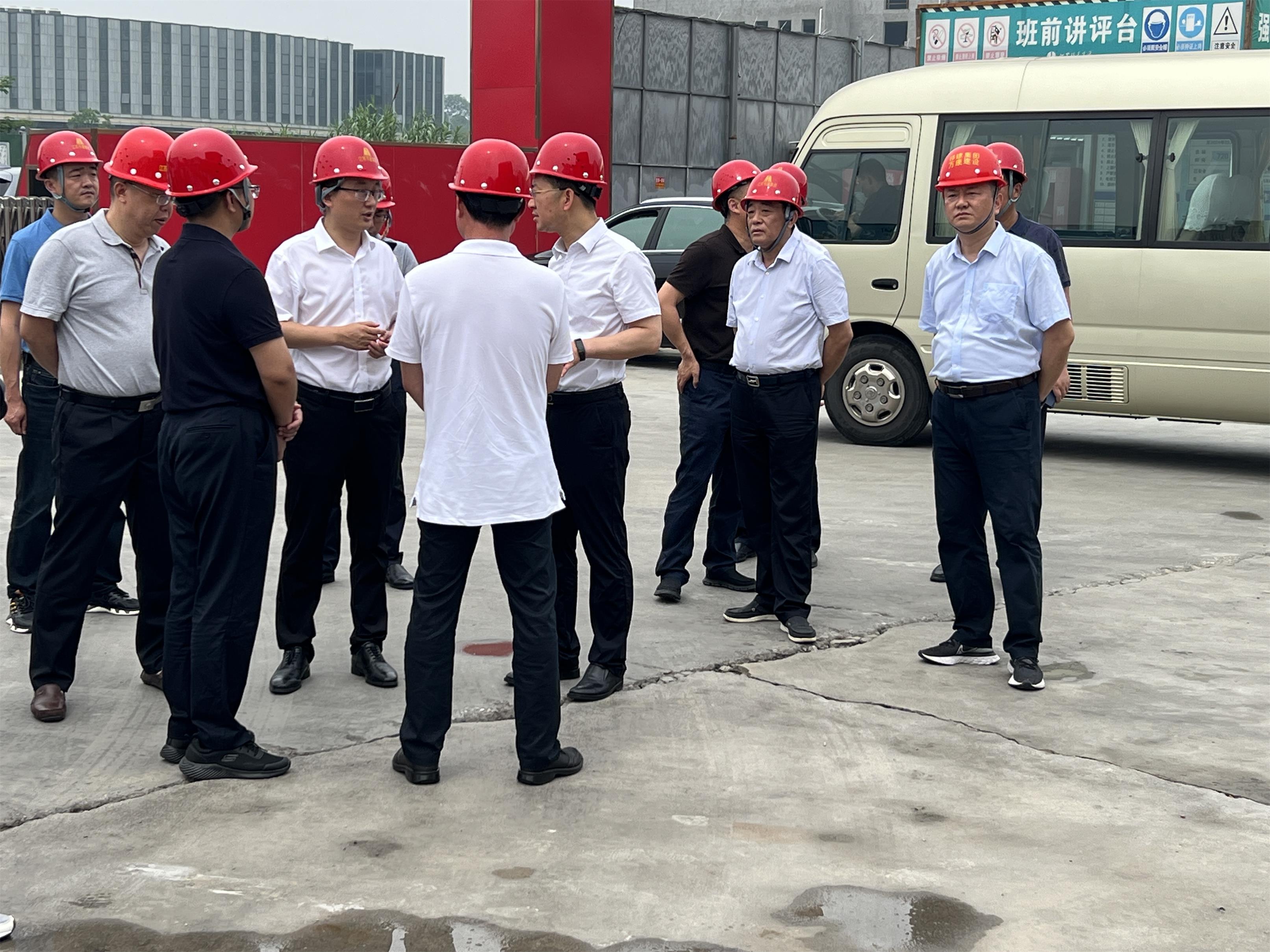 圖1-1、張新鋼書記節(jié)日安全生產(chǎn)大檢查.jpg